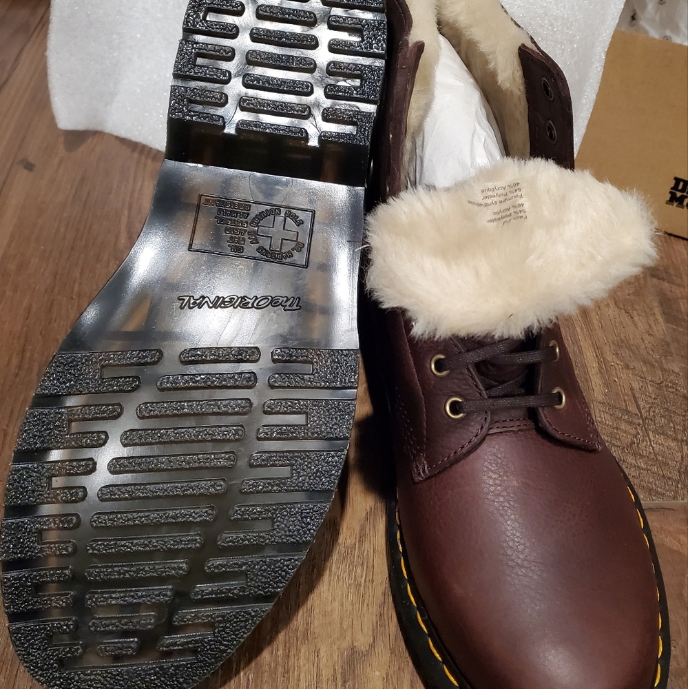 Boots - Picture 2 of 3